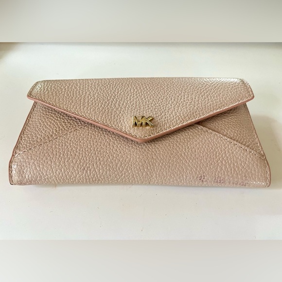 Michael Kors Two-Tone Pebbled Leather Envelope Wallet - Picture 5 of 6